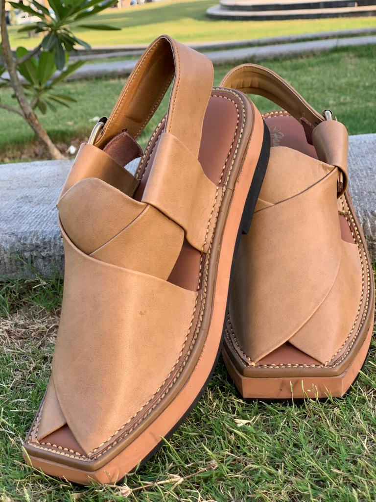 Article M24 exquisite craftsmanship of IVORY Kaptan handmade Chappal